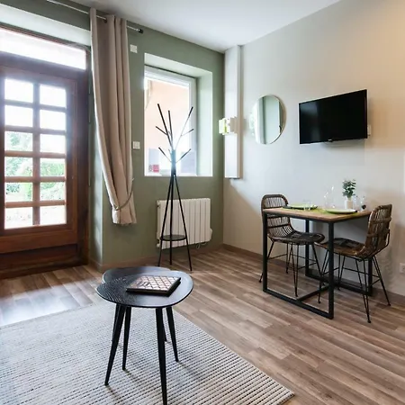 아파트 Legend- Parking Prive Gratuit- Terrasse Privee- Wifi - Convert - Alimentec