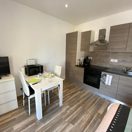 Apartment Legend- Parking Prive Gratuit- Terrasse Privee- Wifi - Convert - Alimentec