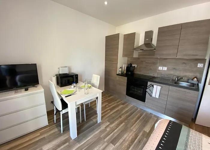 Appartement Legend- Parking Privé Gratuit- Terrasse Privée- Wifi - Convert - Alimentec