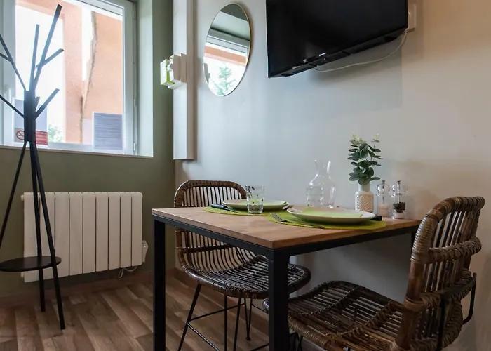 Appartement Legend- Parking Privé Gratuit- Terrasse Privée- Wifi - Convert - Alimentec *